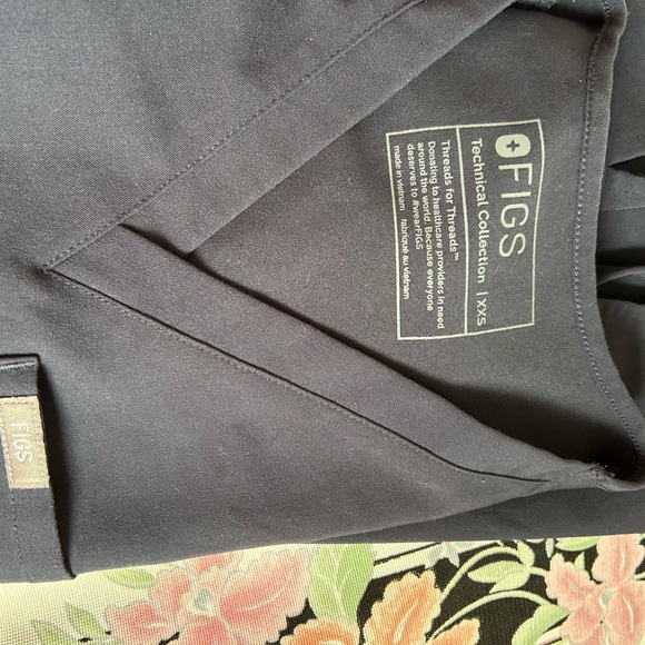 ‼️SOLD‼️ Figs Scrub Set💕 - Picture 4 of 6